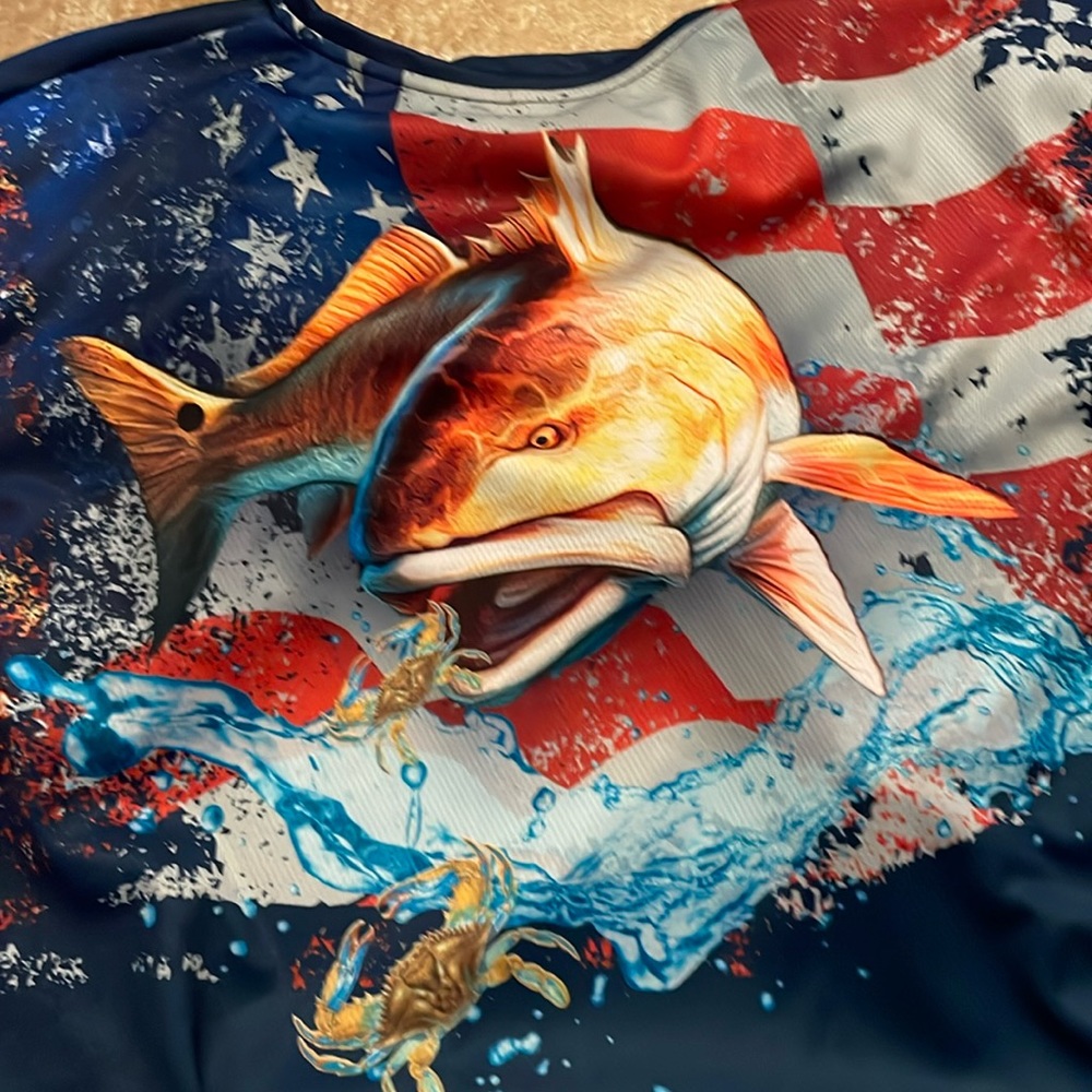 Fish /crab design performance gear shirt. great for fishing, XXL